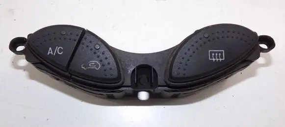 Ford Focus Windscreen/window heater switch 98AG19A945BF