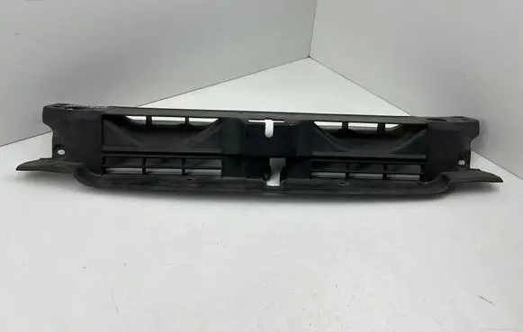 Hyundai Santa Fe Radiator trim 8641026910