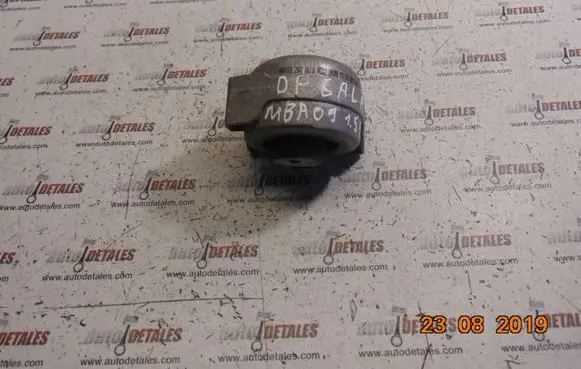 Mercedes-Benz A W169 Engine mount bracket A1692400618