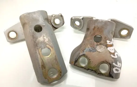 Rear door hinge set