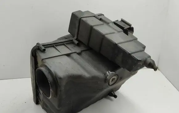 Land Rover Discovery 3 - LR3 Air filter box 4619685911