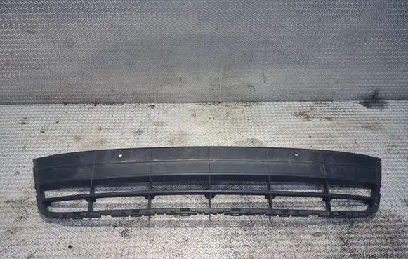 Volkswagen Tiguan Front bumper lower grill 5N0853677E 5N0853677G