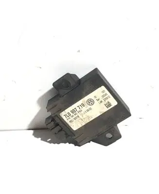 Volkswagen Touareg I Alarm control unit/module 7L0907719 510190351 H03S0018