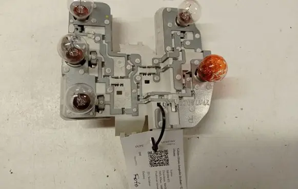 Volvo S40 Tail light bulb cover holder 31214607