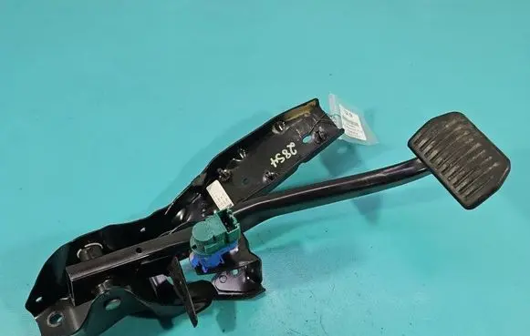 Land Rover Evoque I Pedal assembly GJ322D094CB IMPRK1554764