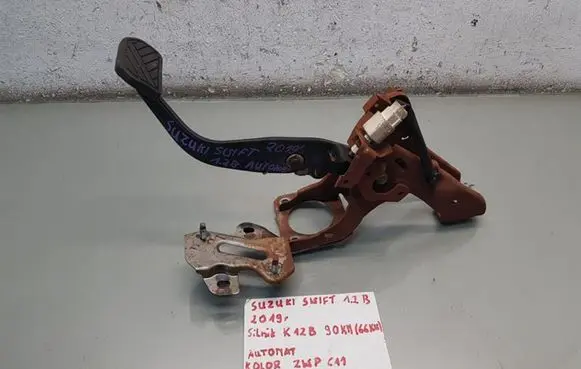 Suzuki Swift III Brake pedal