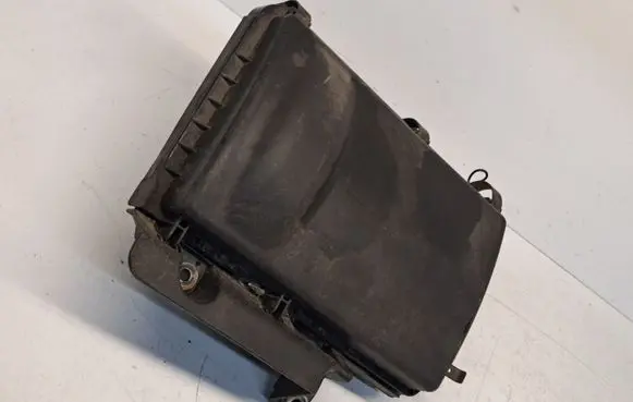 Toyota Prius (XW20) Air filter box 1001406970