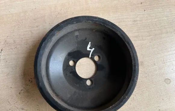 Opel Astra H Water pump pulley 24405900