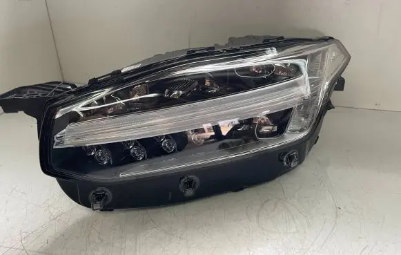 Volvo XC90 Headlight/headlamp 2312145460 32404719 89917407