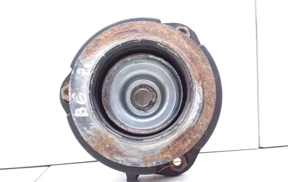 Volkswagen PASSAT B6 Front upper strut mount 1KD412331A