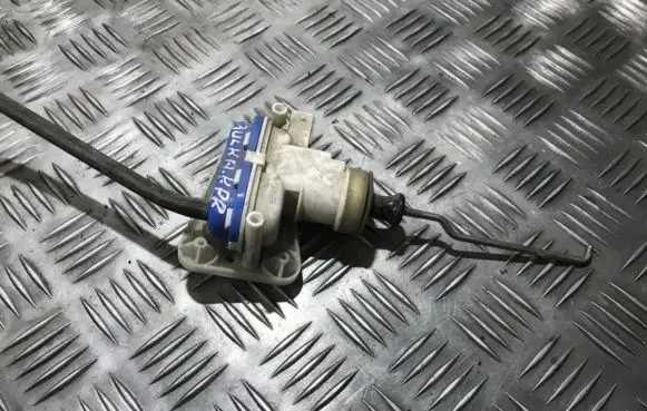 Audi 80 90 B3 Central locking vacuum pump 893862123