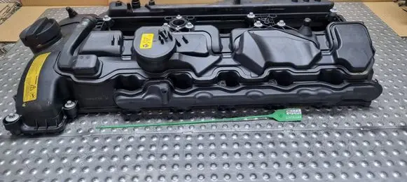 BMW 5 F10 F11 Rocker cam cover 7570292