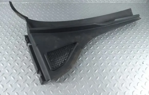 Volkswagen PASSAT B8 USA Wiper trim 561819404A