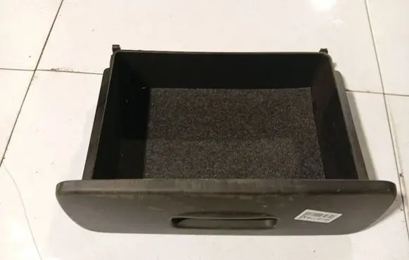 Glove box