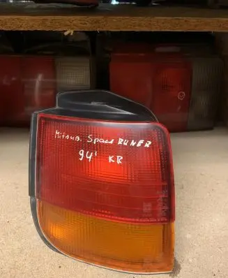 Mitsubishi Space Runner Rear/tail lights 1550