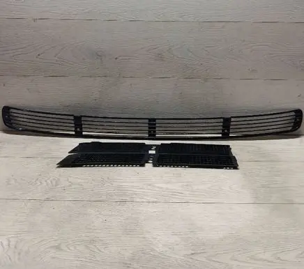 BMW 7 E38 Bonnet/hood grill 8172059