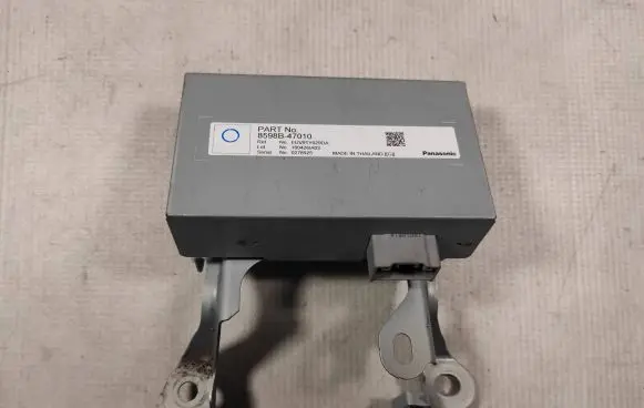 Toyota Prius (XW50) Voltage converter inverter 8598B47010 180426X00S