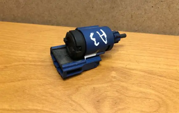Clutch pedal sensor