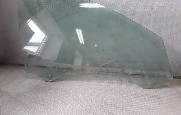 Renault Laguna II Front door window glass four-door