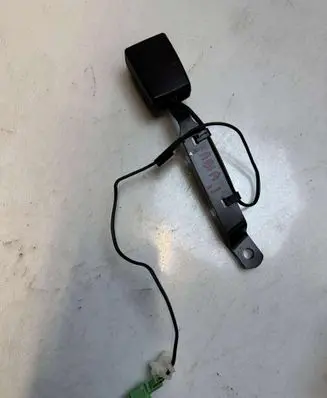 Skoda Fabia Mk2 (5J) Front seatbelt buckle 33058967 C160611 5J0858471D