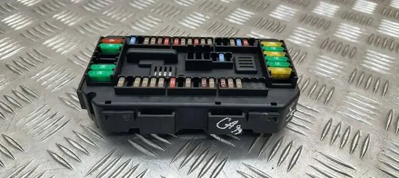 BMW 3 F30 F35 F31 Fuse box set 9389068 61149389068 6114938906801