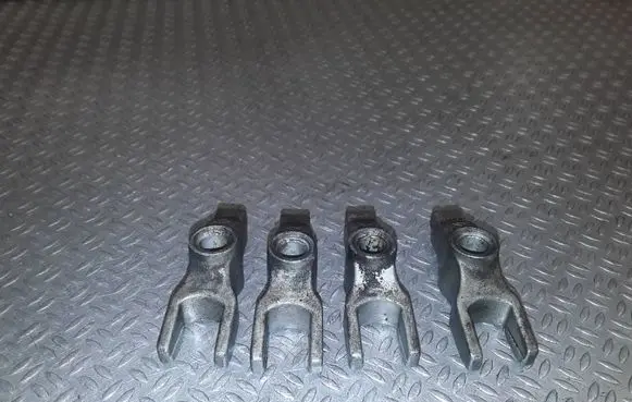 Opel Insignia A Fuel Injector clamp holder 