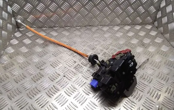 Audi A3 S3 8P Front door lock 4E2837016