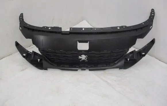 Peugeot Rifter Front bumper upper radiator grill 1632654780