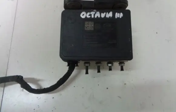 Skoda Octavia Mk3 (5E) ABS Pump 5Q0907379R