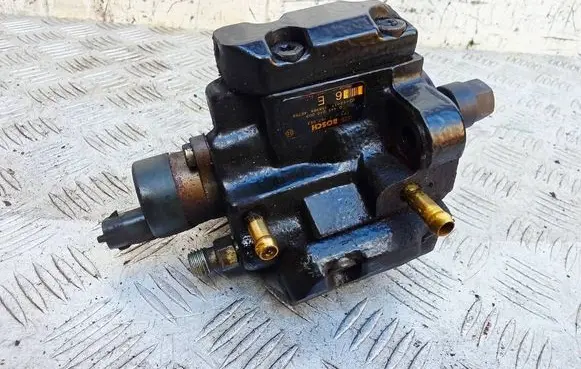 BMW 5 E39 Fuel injection high pressure pump 0445010009 7787563