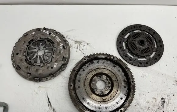 Volkswagen Touran III Clutch set kit 04L105269 04L141031B 04L141015D