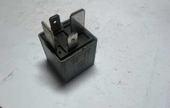 Audi A4 S4 B6 8E 8H Other relay 8D0951253 V23134J52X300