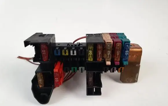 Mercedes-Benz Vito Viano W639 Fuse module