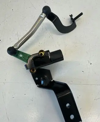 Headlight/headlamp level sensor