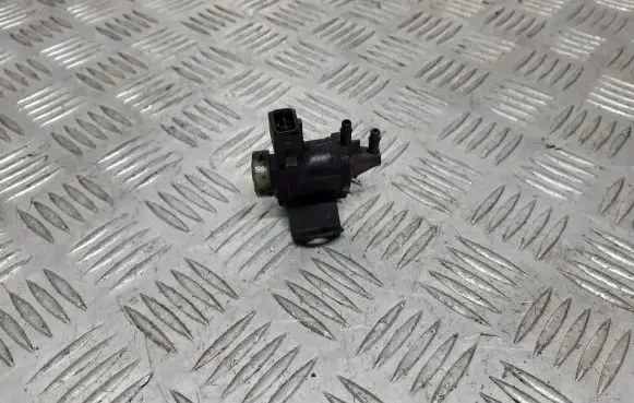 Volkswagen Golf IV Valve vacuum 1J0906283A