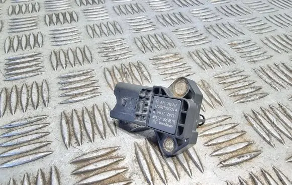 Volkswagen PASSAT B7 Air pressure sensor 03G906051D 0261230267 128080T005934A