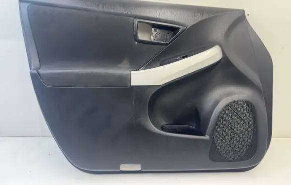 Toyota Prius (XW30) Front door card panel trim 67778X1B06