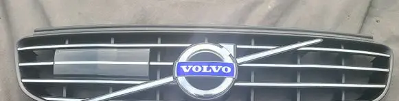 Volvo XC60 Front bumper upper radiator grill 313333841 31333833