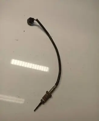 BMW X3 E83 Exhaust gas temperature sensor 17185551