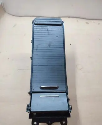 Cup holder front