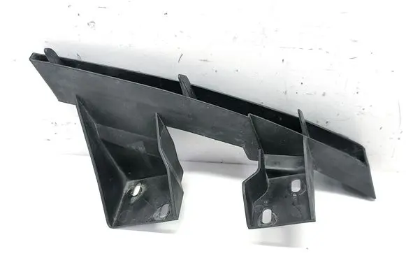Audi Q7 4L Front bumper mounting bracket 4L0807333A