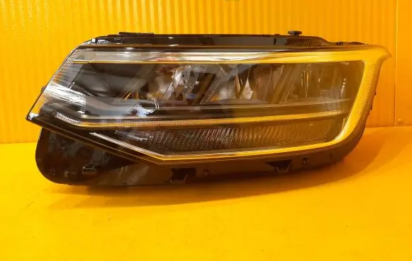 Volkswagen Tiguan Headlight/headlamp 5NB941035G