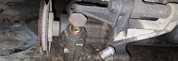 Volkswagen Golf III Power steering pump 