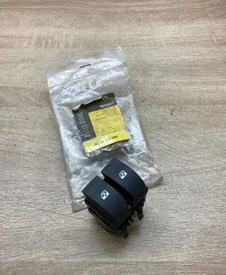Renault Scenic II - Grand scenic II Electric window control switch 8200315040 315040