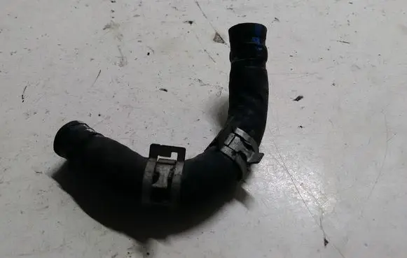 Toyota Land Cruiser (J150) Engine coolant pipe/hose
