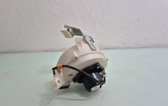 Toyota Prius (XW20) Heater fan/blower 8713047070