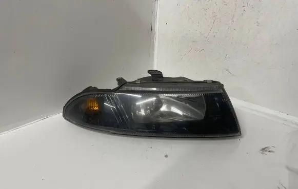 Mitsubishi Carisma Headlight/headlamp MR972794