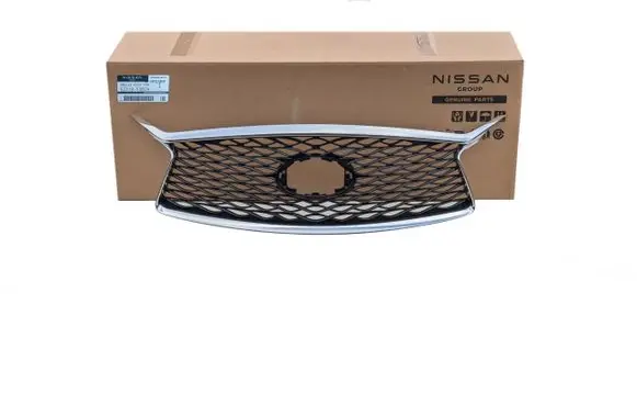 Infiniti Q30 Front bumper upper radiator grill