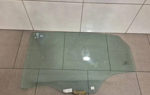 Hyundai i30 Rear door window glass 43R00351