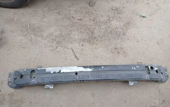 Volvo V70 Front bumper cross member 08652096